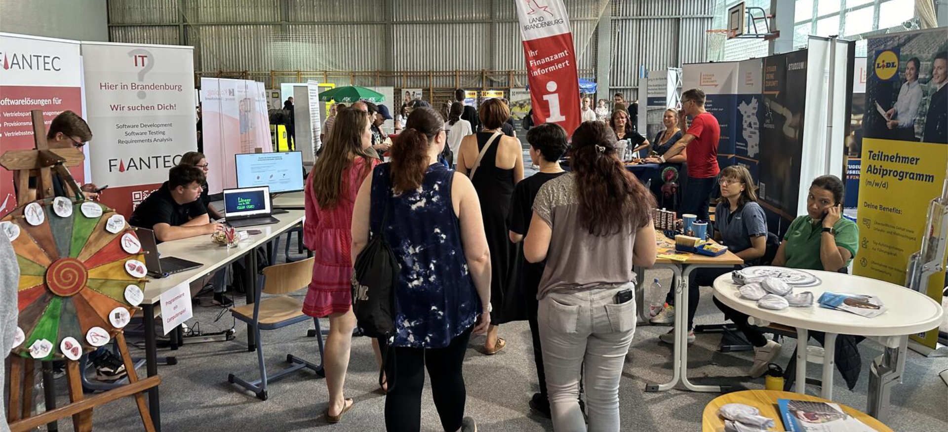 Mehr über den Artikel erfahren Startzeit im Konrad Wachsmann Oberstufenzentrum Frankfurter Oder